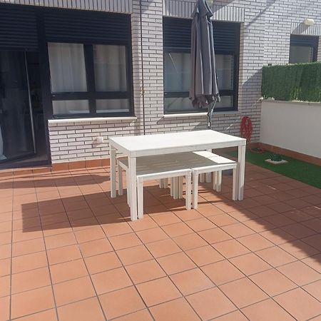 Apartamento a estrenar en ubicación inmejorable , con terraza y parking incluido Oviedo Exterior foto