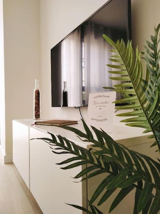 Apartamento a estrenar en ubicación inmejorable , con terraza y parking incluido Oviedo Exterior foto