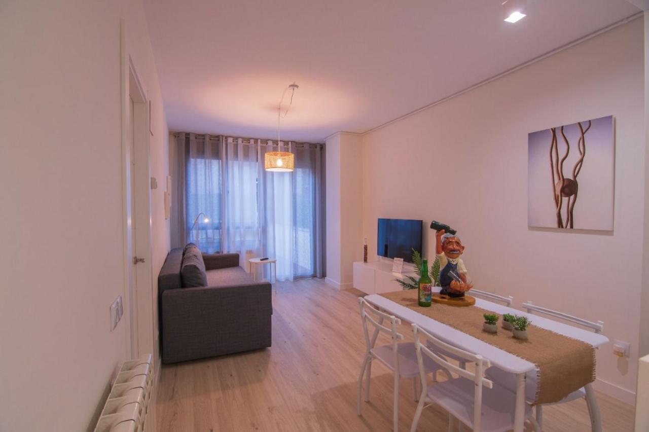 Apartamento a estrenar en ubicación inmejorable , con terraza y parking incluido Oviedo Exterior foto