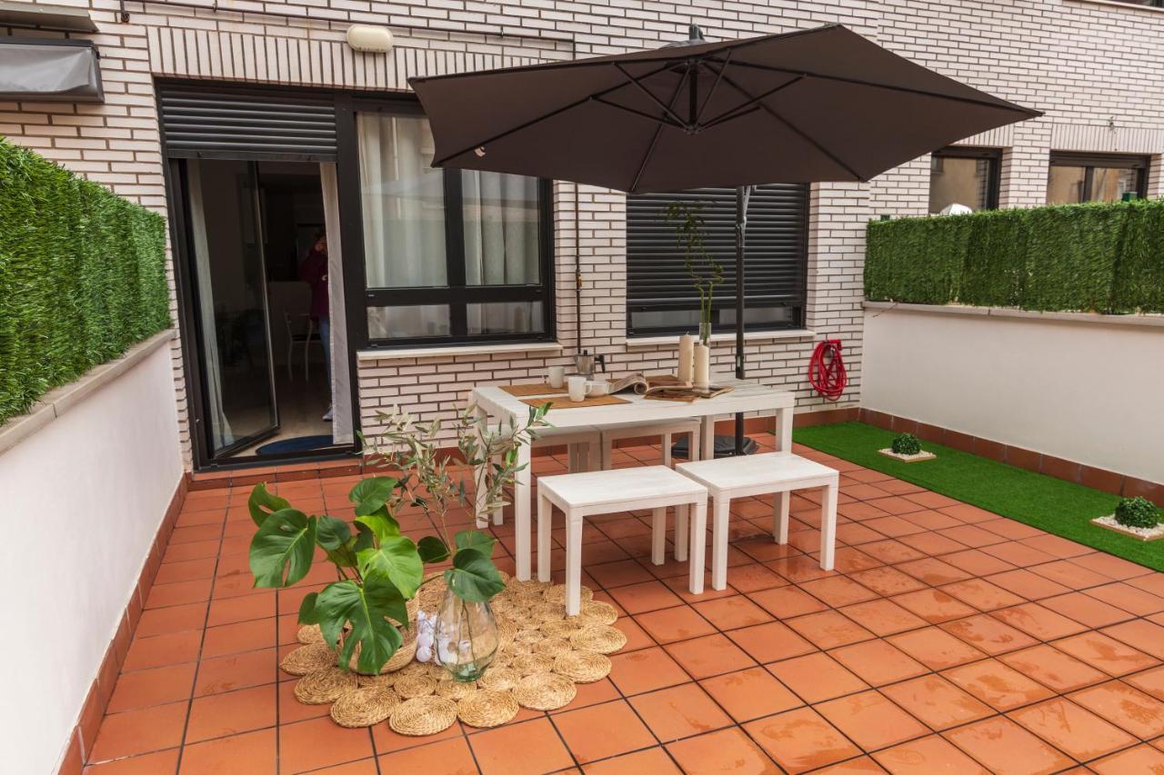 Apartamento a estrenar en ubicación inmejorable , con terraza y parking incluido Oviedo Exterior foto