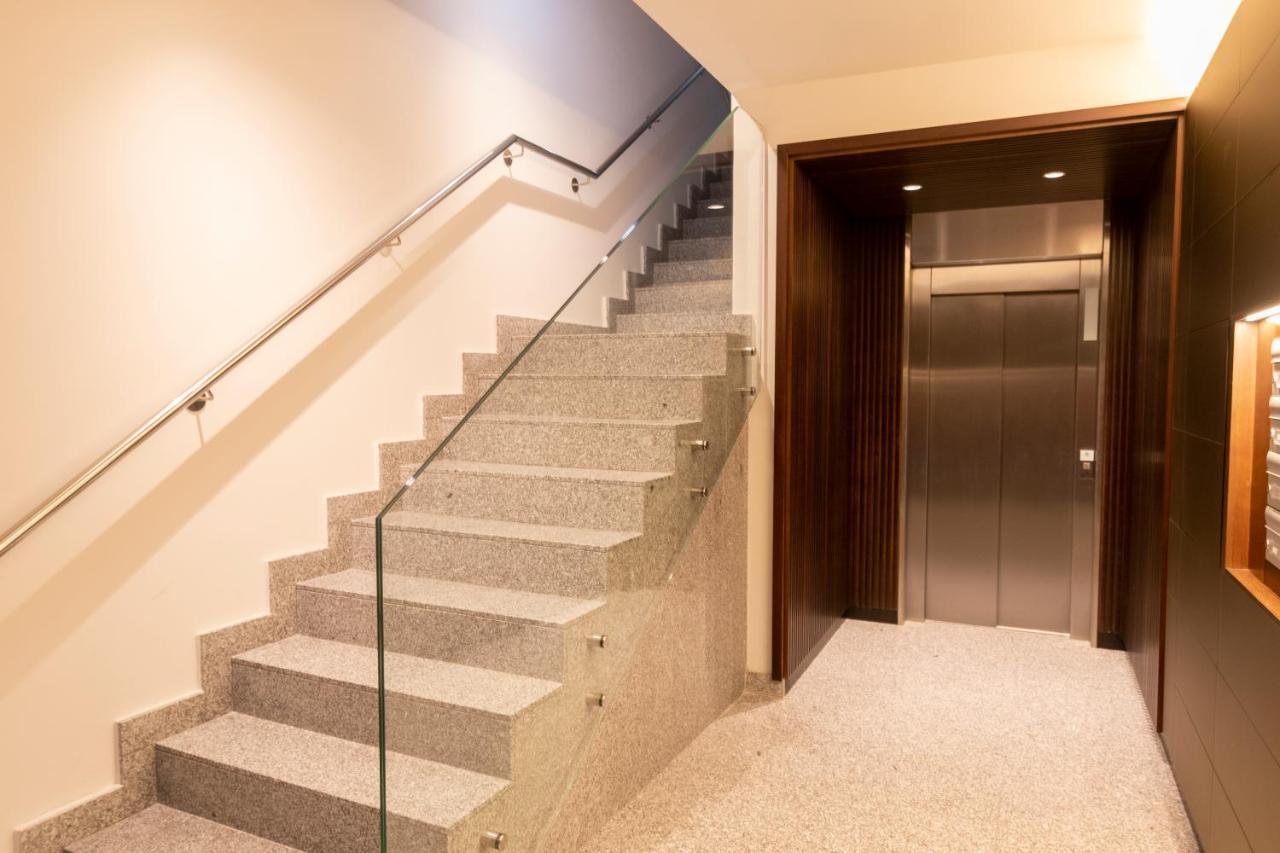 Apartamento a estrenar en ubicación inmejorable , con terraza y parking incluido Oviedo Exterior foto