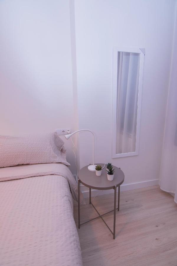 Apartamento a estrenar en ubicación inmejorable , con terraza y parking incluido Oviedo Exterior foto