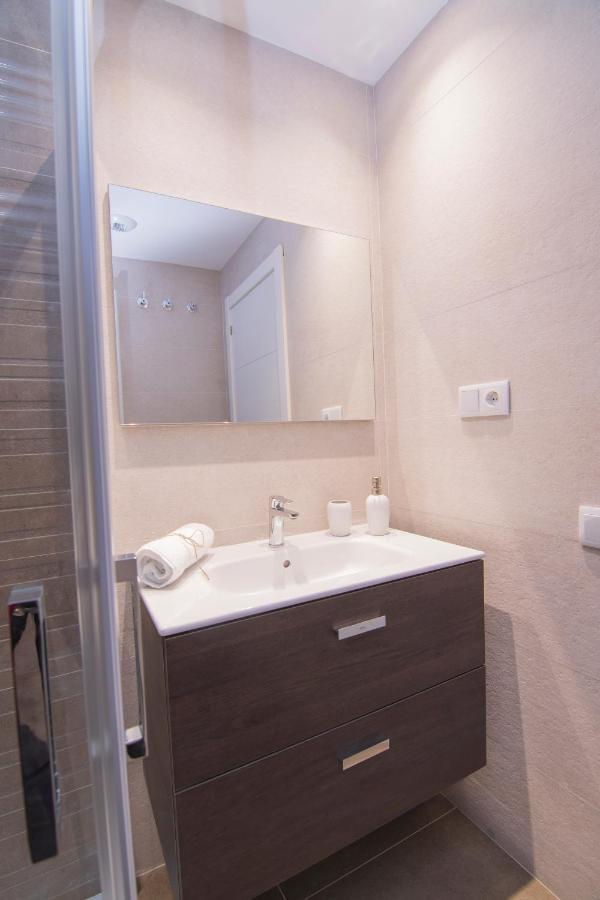 Apartamento a estrenar en ubicación inmejorable , con terraza y parking incluido Oviedo Exterior foto