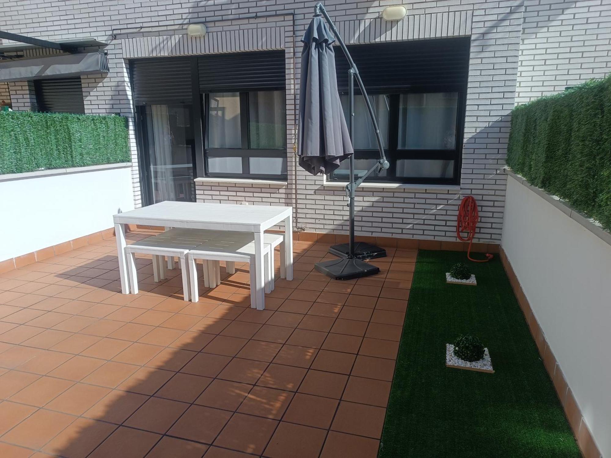 Apartamento a estrenar en ubicación inmejorable , con terraza y parking incluido Oviedo Exterior foto
